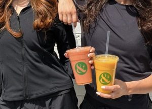 CRISP & GREEN Celebrates National Smoothie Day With “Fuel a Friend” Weekend Offer