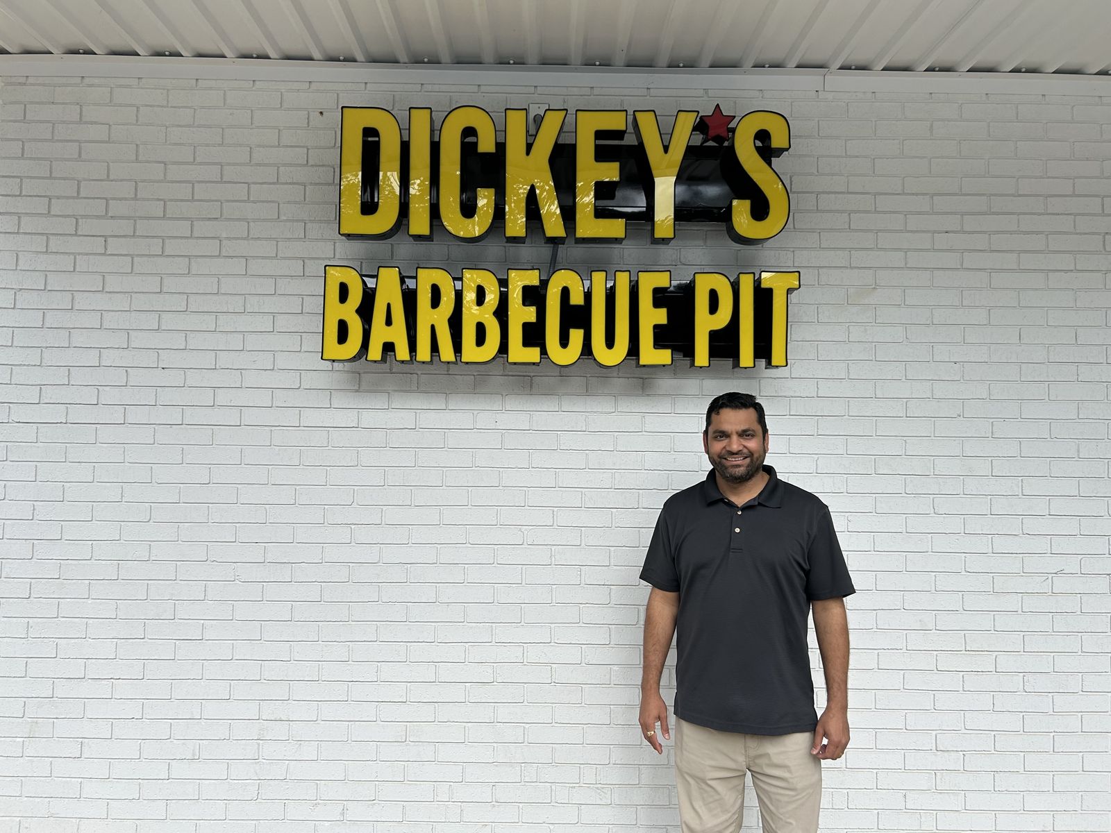 Slow-Smoked and Southbound! Dickey's Barbecue Expands in Georgia with Blakely Restaurant Debut Slow-Smoked and Southbound! Dickey's Barbecue Expands in Georgia with Blakely Restaurant Debut