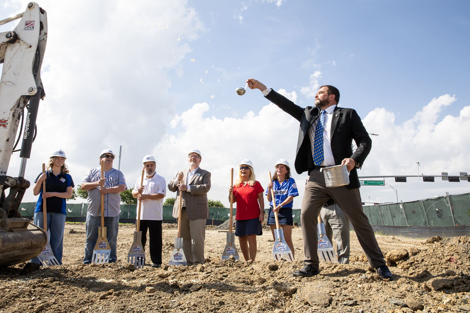 Countdown to Cravings! White Castle Breaks Ground on Its First-Ever Texas Castle Countdown to Cravings! White Castle Breaks Ground on Its First-Ever Texas Castle