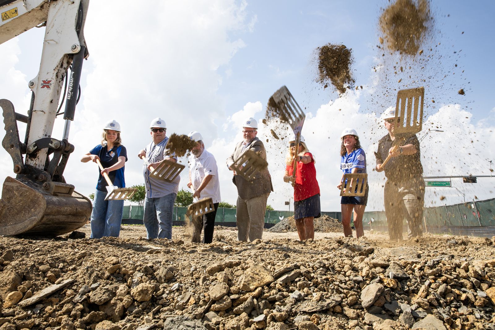 Countdown to Cravings! White Castle Breaks Ground on Its First-Ever Texas Castle Countdown to Cravings! White Castle Breaks Ground on Its First-Ever Texas Castle
