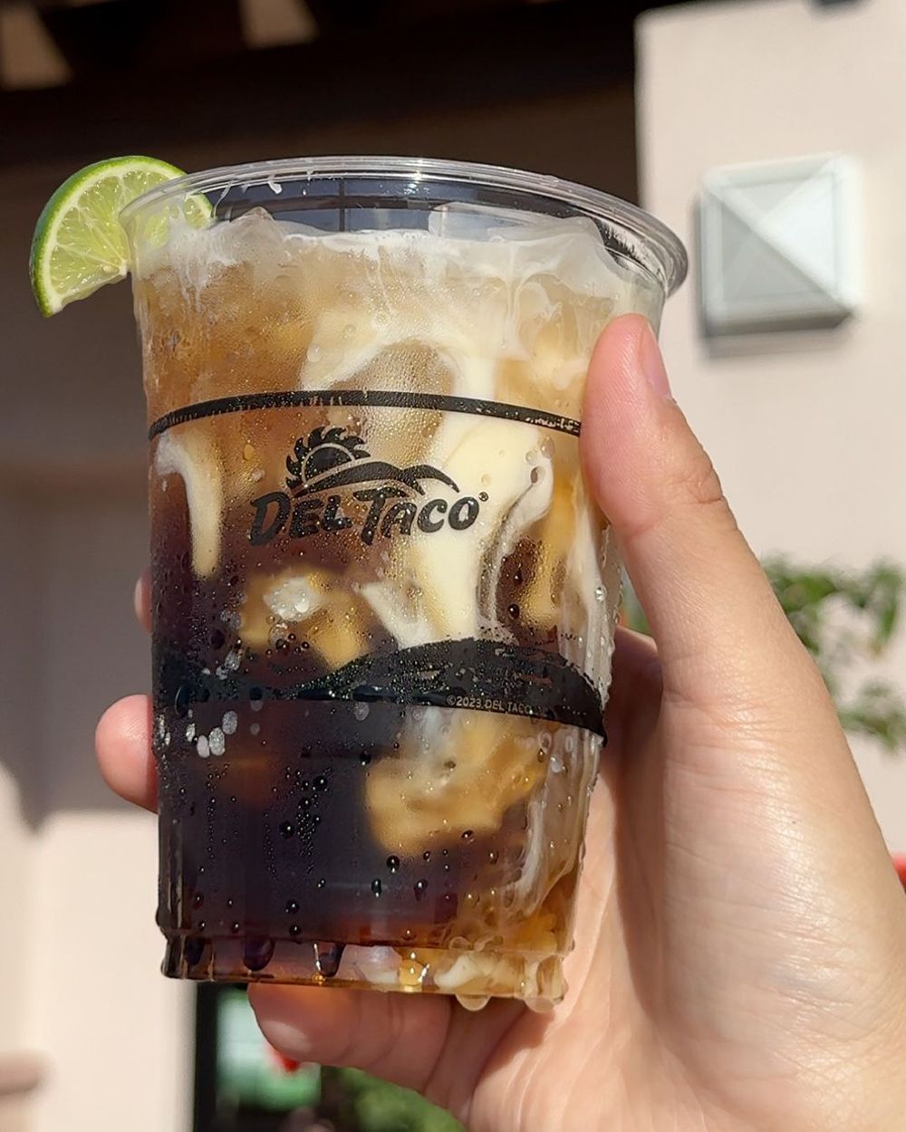 Peace, Love and Burgertacos: Del Taco's New Mashup Is Bringing America Together Like Never Before Peace, Love and Burgertacos: Del Taco's New Mashup Is Bringing America Together Like Never Before