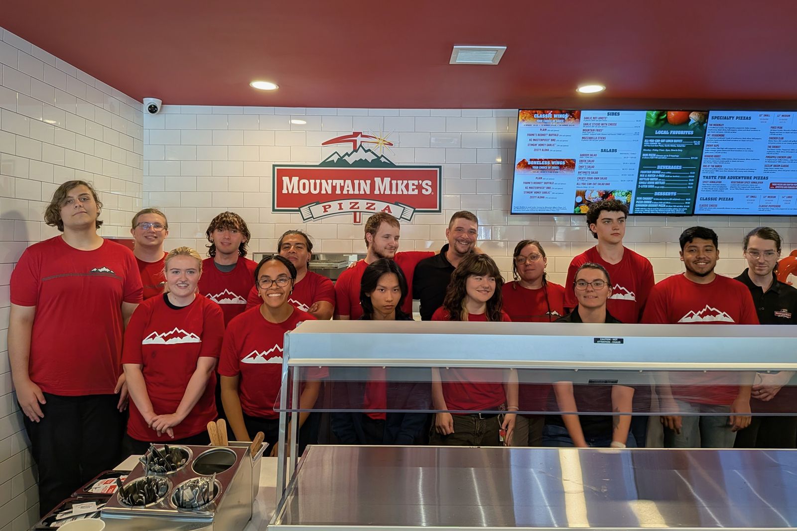 Mountain Mike's Pizza Opens Wilsonville Location, Expanding Oregon Presence Leading Family-Style Pizza Chain Brings Pizza the Way it Oughta Be! to Clackamas County