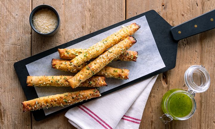 Stonefire Grill Celebrates National Breadstick Day With Special Offer on Beloved Side